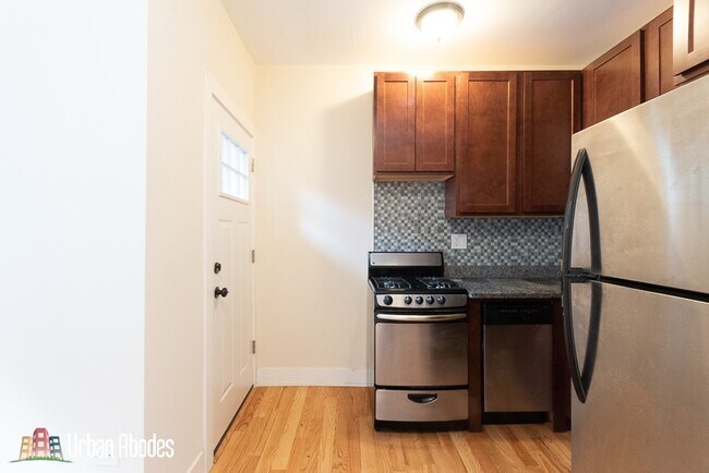 Photo - 3731 N Pine Grove Ave Unit 26-1W