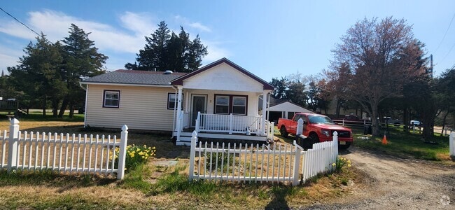 Building Photo - 5 Holden St Rental