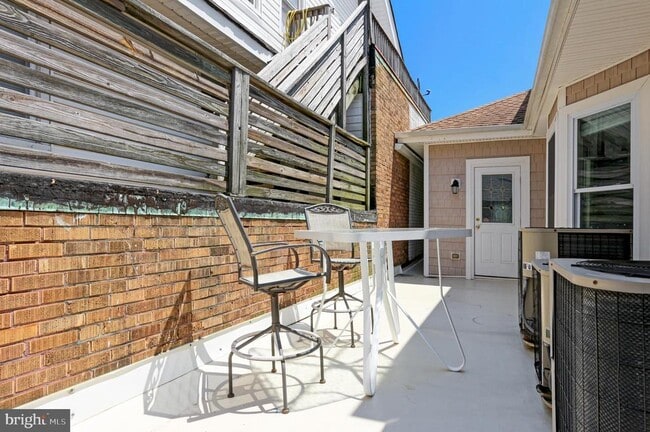 Photo - 5123 Ventnor Ave Unit B