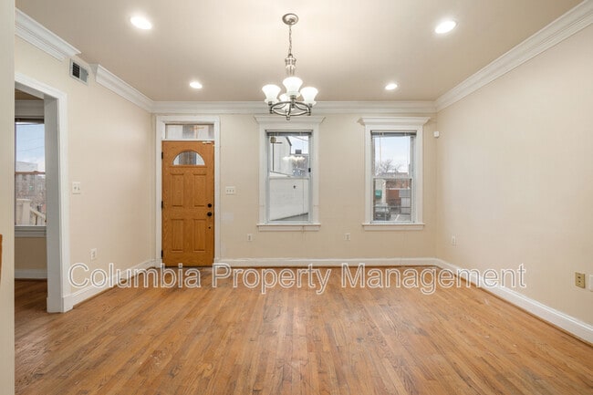 Photo - 1809 Kendall St NE