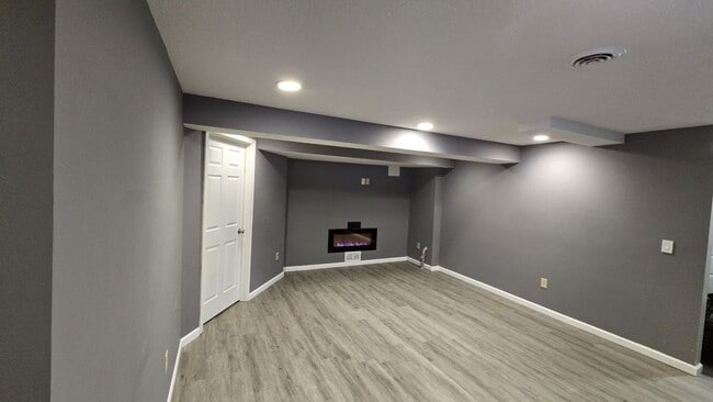 Photo - Charming & Spacious Home for Rent in Crystal!