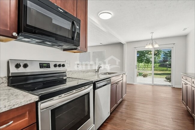 Photo - 7694 Hillsdowne Cir