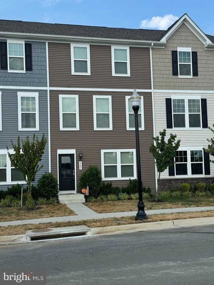 Photo - 147 Presidents Pointe Ave