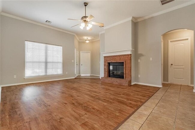 Photo - 1004 Mollie Rausch Ln