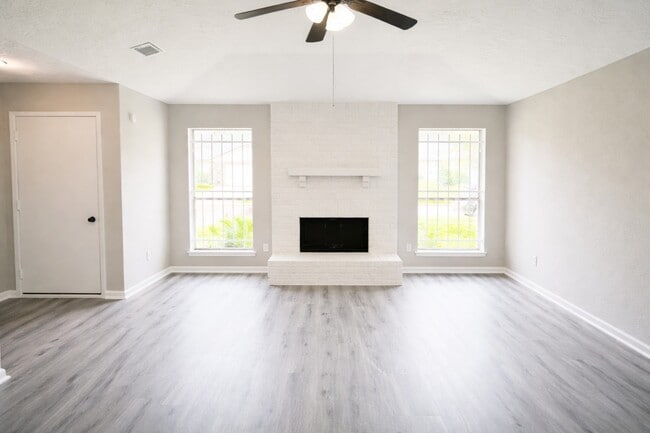 Building Photo - 15603 Raven Trail