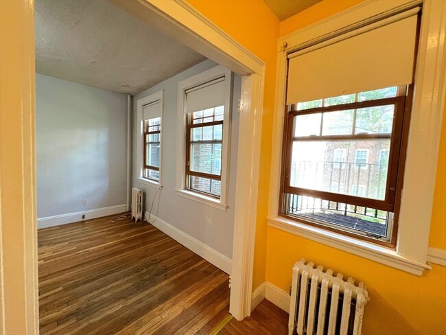 Building Photo - 48 Strathmore Rd Unit #23 Rental