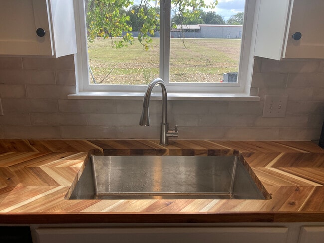 Photo - 147 N Kowald Ln