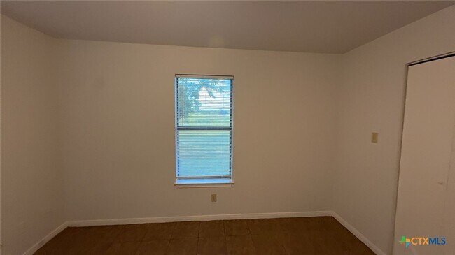 10411 Trimmier Rd