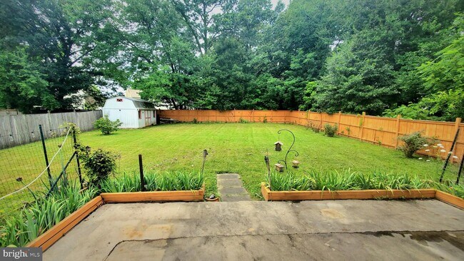 Photo - 7810 Muncaster Mill Rd