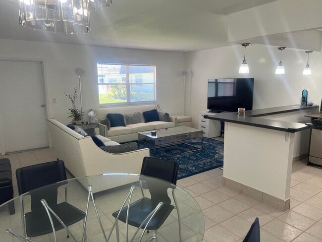 Photo - 114 Waterford D