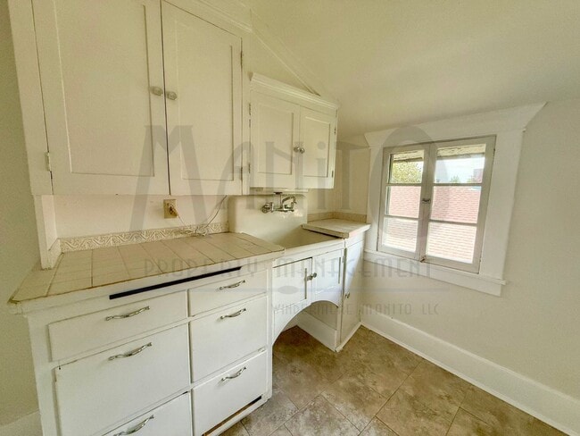 Photo - Garland Triplex Unit 427 W Garland Ave #A
