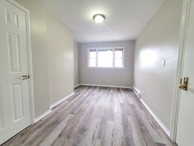 216 Fairmount Ave 2 - 218 Fairmount Ave Unidad 2