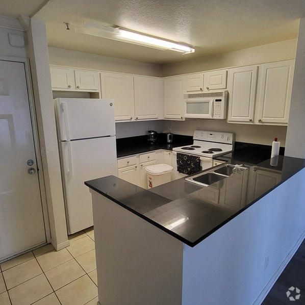 Building Photo - 3550 Lebon Dr Rental
