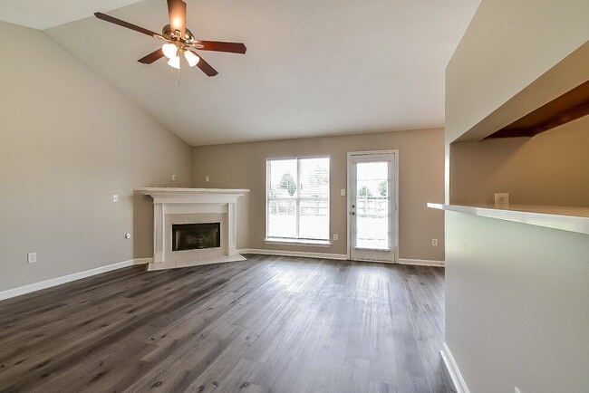 Photo - 1801 Cherry Creek Dr