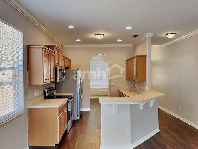 1560 Mountclair Ct