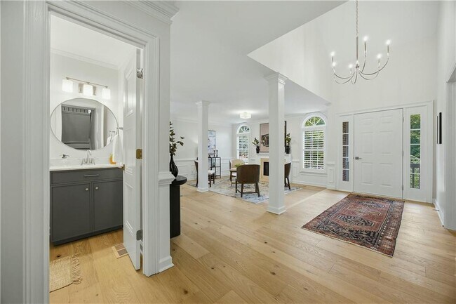 1390 Tennis Ct Pl