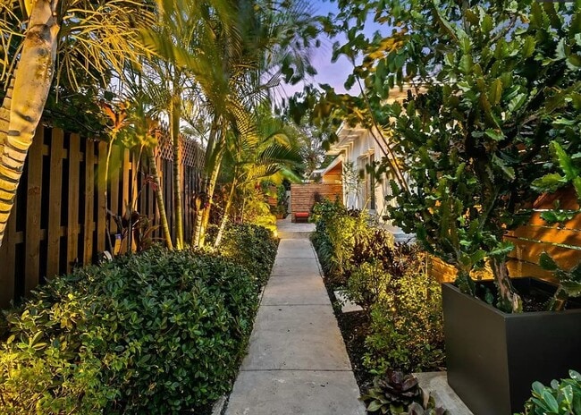 Photo - 808 NE 17th Way Unidad 2