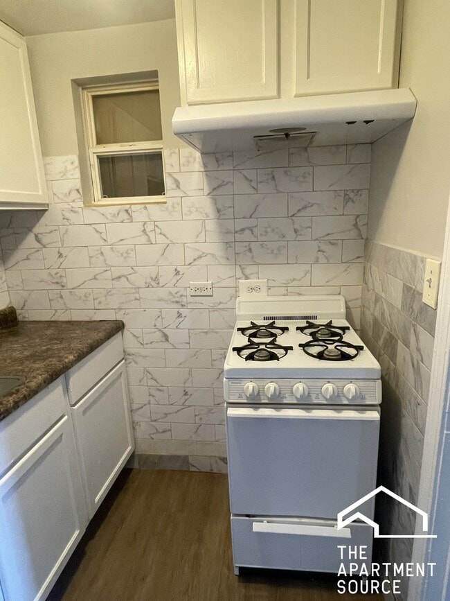 Photo - 5221 W Belmont Ave Unit 2R