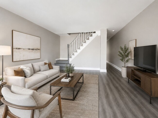 Building Photo - Spacious 3-Bedroom Rental with Front Porch, Backyard & Basement