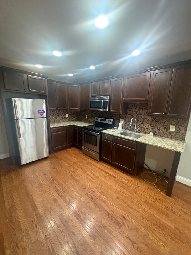 Photo - 2812 Oswego Ave