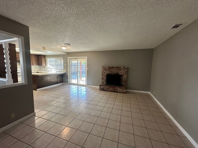 Photo - 1175 E Edison St