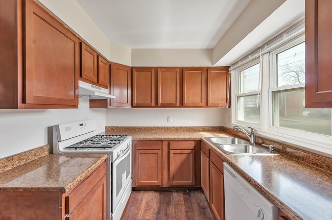 Barberry Townhouses (EMK LLC)
