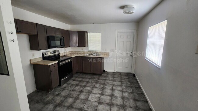 Photo - 19095 Holly Rd