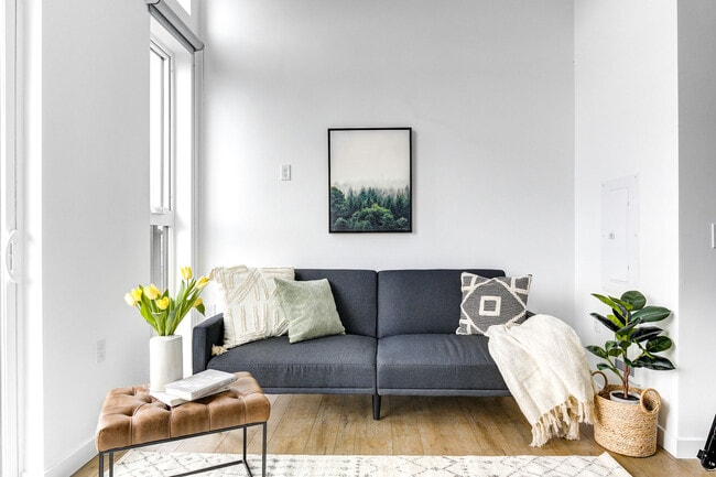 Photo - Welcome to Lakeview! - Live in Luxury & St...