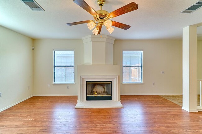 Photo - 6433 Tara Dr