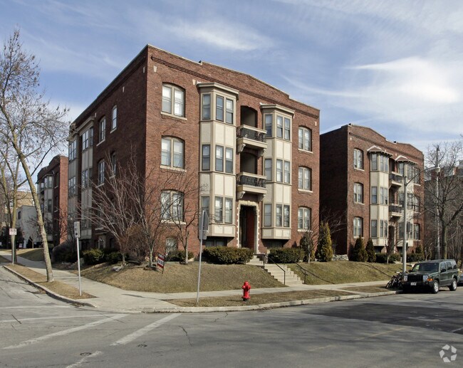 Building Photo - The Shamrock Rental