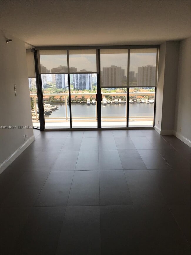 Photo - 3640 Yacht Club Dr Unit 1609