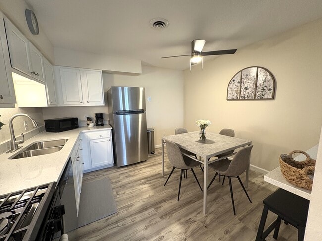 Photo - Perry Lake Village