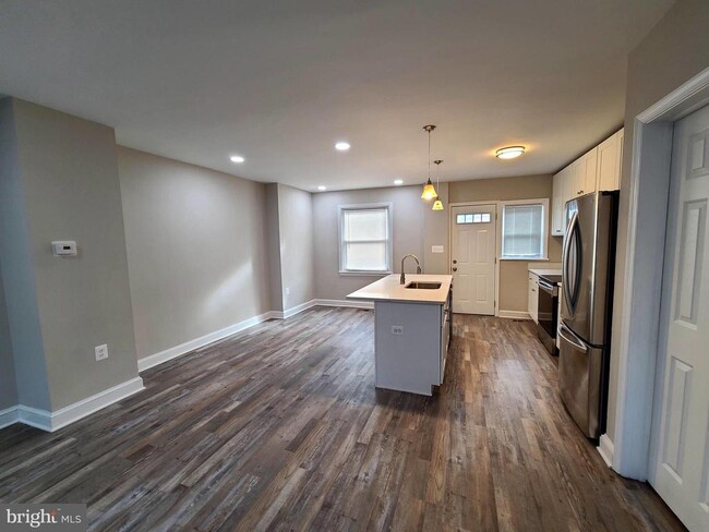 Photo - 4715 Dartford Ave