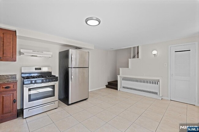 Photo - 154 Ames St