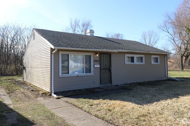 Building Photo - 4 Bedroom Home in Marshalltown