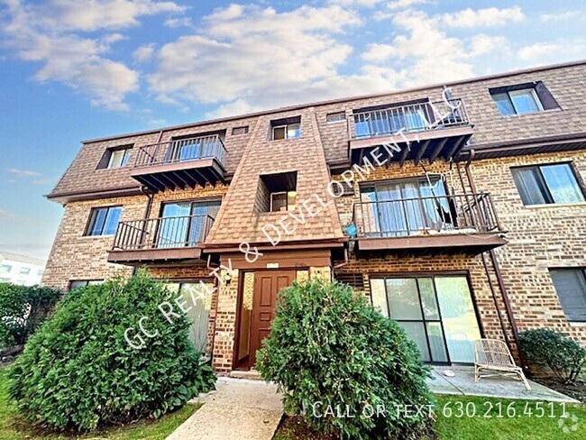 Building Photo - ***RECENTLY UPDATED NORTHBROOK CONDO / 2 B... Unit A2