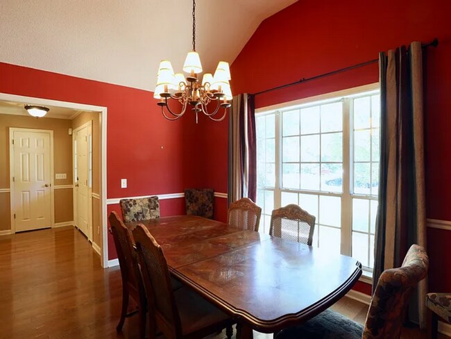 Photo - 3 Bed/2 Bath