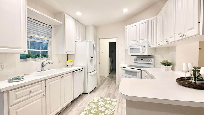 Photo - 2861 Livingston Ln