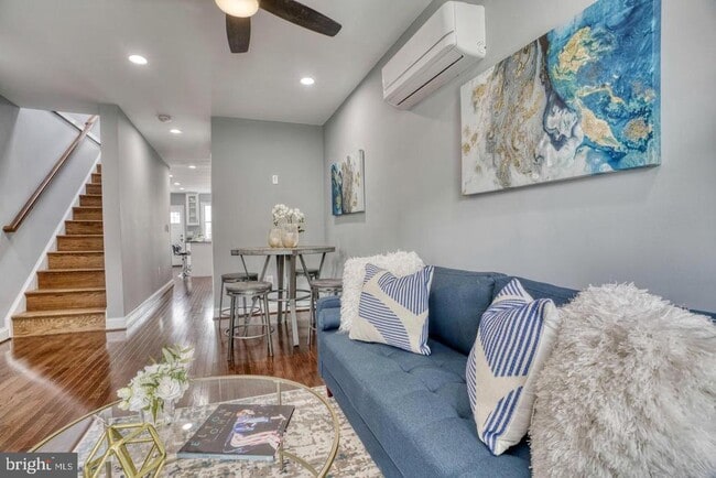 Photo - 829 N Montford Ave