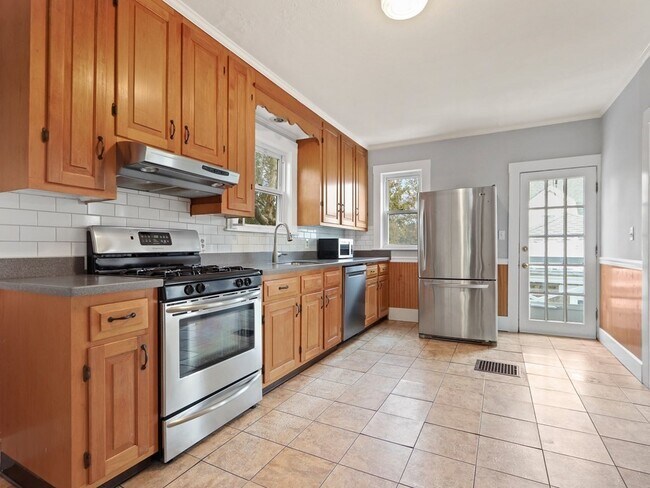 Photo - 169 George St