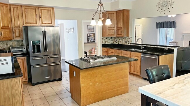 Photo - 209 Shady Knoll Ln