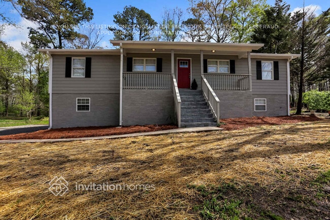 Photo - 835 Brompton Ct NW