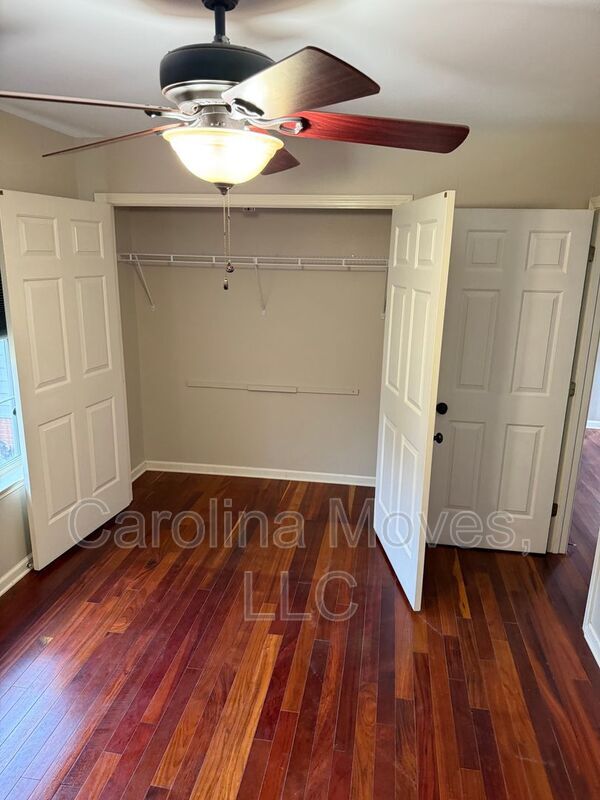 Photo - 323 Thornbush Ct