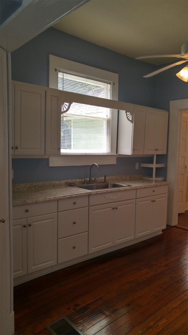 Photo - 610 W 2nd Ave