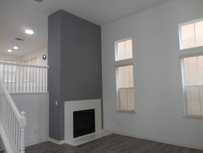 Photo - **SPECIAL! One Month Free!** - Spacious Madison Townhome Near Travis AFB with Solar & Garage