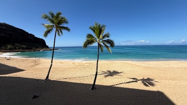 Building Photo - Ocean Front One Bedroom Condo Available at Makaha Beach Cabanas!