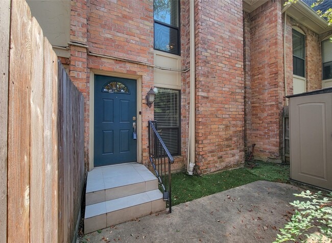 Building Photo - 1601 S Shepherd Dr Unit 56
