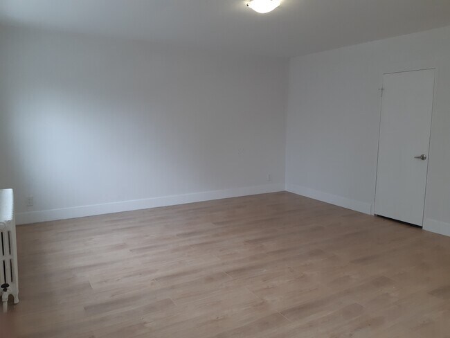 Photo - Hillsdale Manor