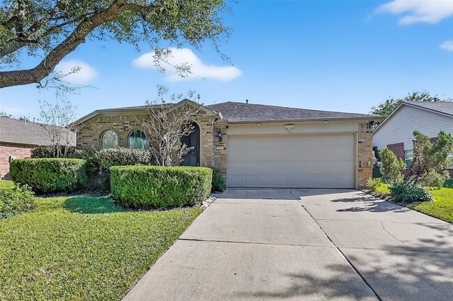 Photo - 827 Honeysuckle Vine Dr