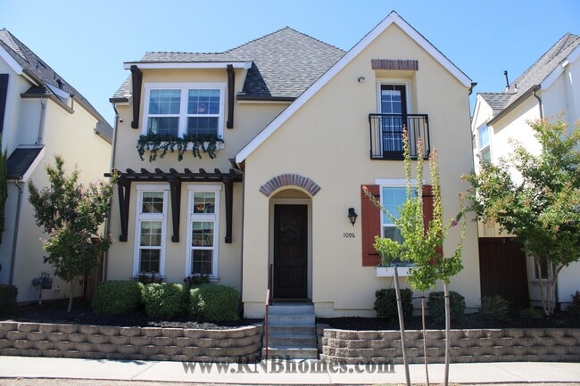 Building Photo - 1096 Provence Village Dr